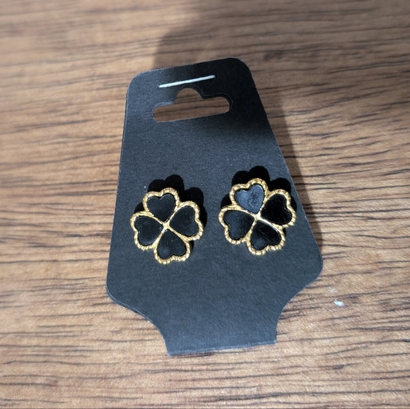 Chic Black and Gold Clover Earrings - Picture 3 of 3